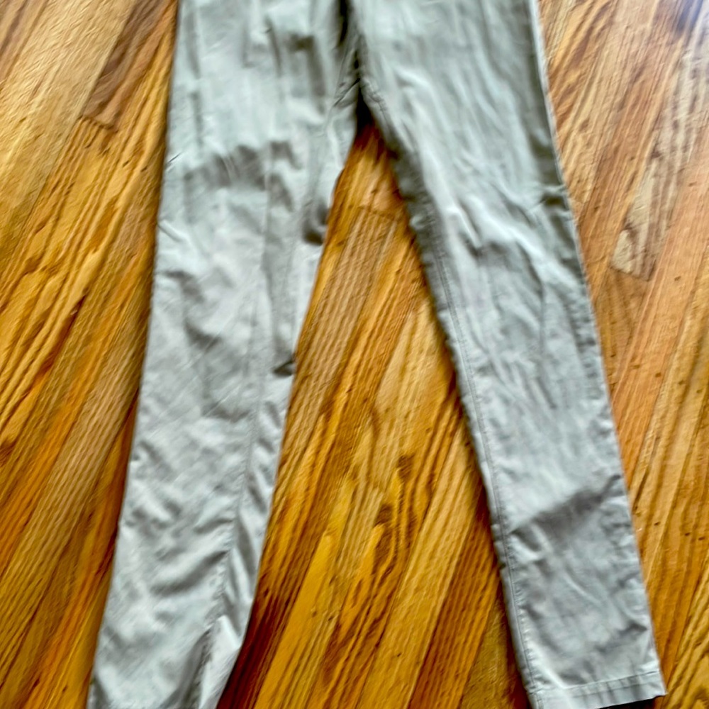 Men’s Lululemon Commission pant size 28
